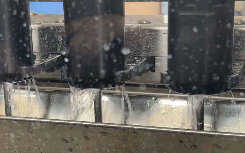 produzione di acqua personalizzata in lattina